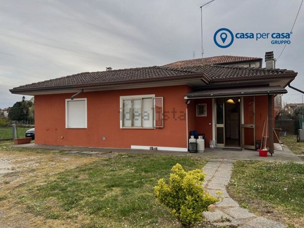 casa indipendente in vendita a Solesino