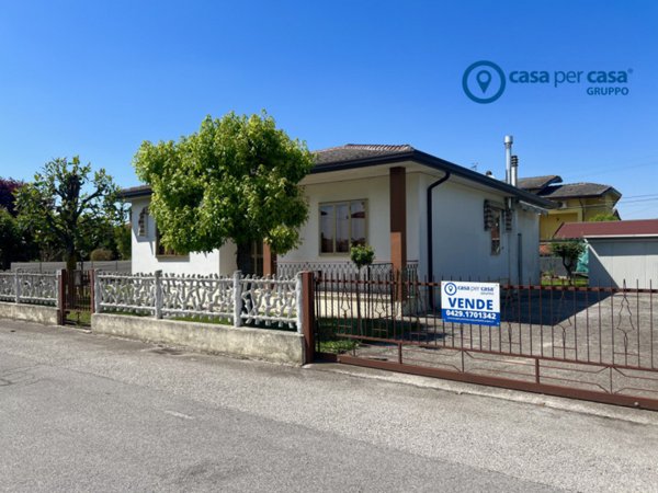 casa indipendente in vendita a Solesino in zona Arteselle