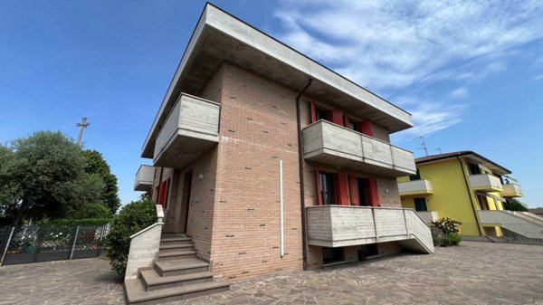 casa indipendente in vendita a Solesino