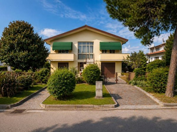 casa indipendente in vendita a Solesino