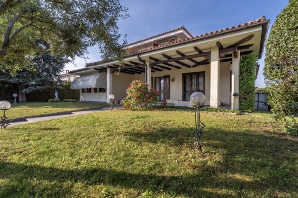 casa indipendente in vendita a Solesino