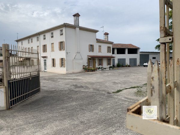 casa indipendente in vendita a Solesino