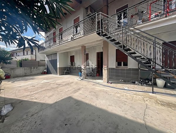 casa indipendente in vendita a Solesino