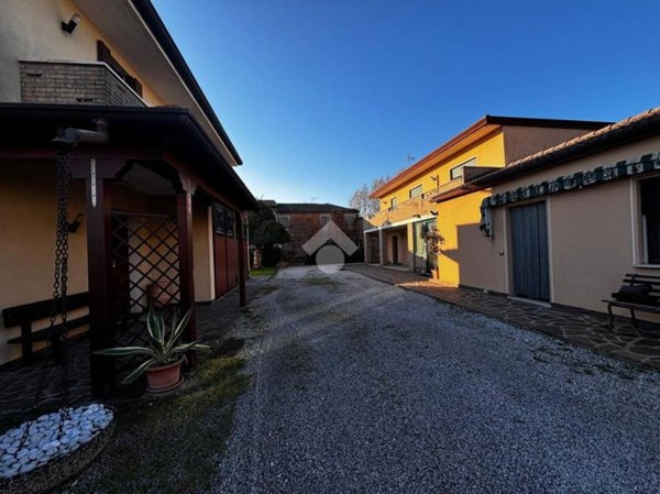 casa indipendente in vendita a Stanghella