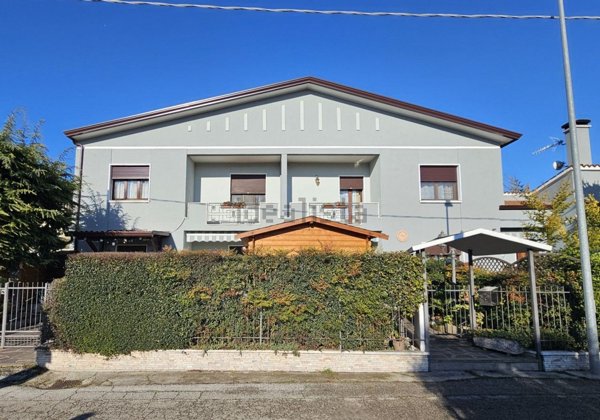 casa indipendente in vendita a Stanghella