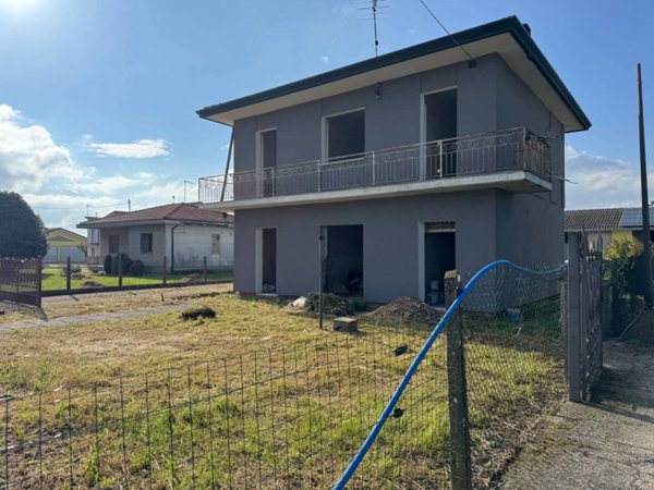 casa indipendente in vendita a Stanghella