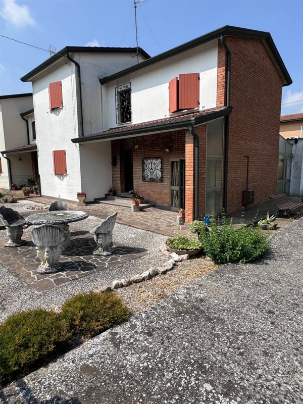 casa indipendente in vendita a Stanghella