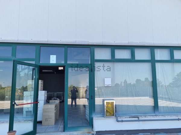 negozio in vendita a Stanghella