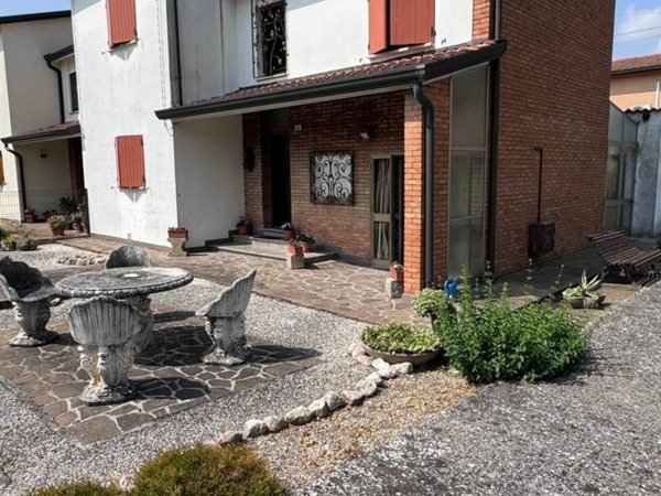 casa indipendente in vendita a Stanghella