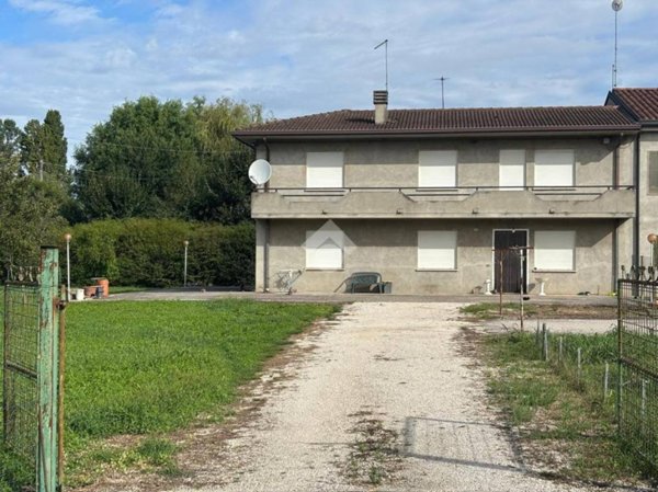 casa indipendente in vendita a Stanghella
