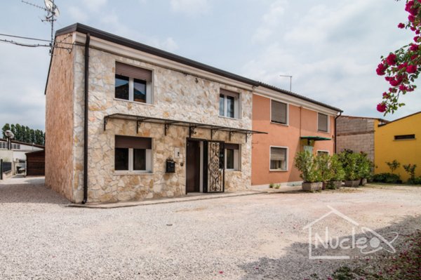 casa indipendente in vendita a Stanghella