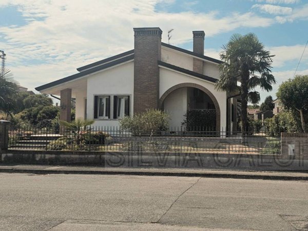 casa indipendente in vendita a Stanghella