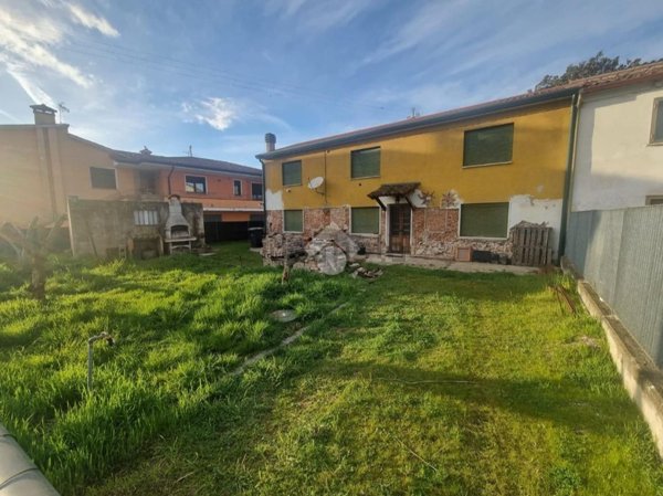 casa indipendente in vendita a Stanghella