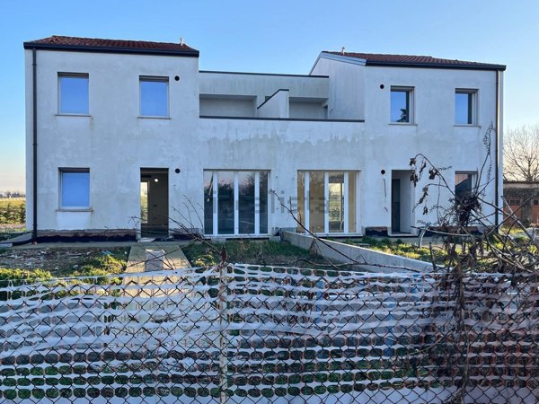 casa indipendente in vendita a Stanghella