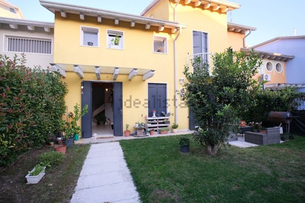 casa indipendente in vendita a Stanghella