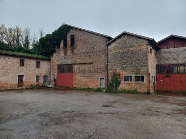 capannone in vendita a Stanghella