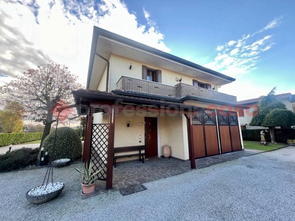 casa indipendente in vendita a Stanghella