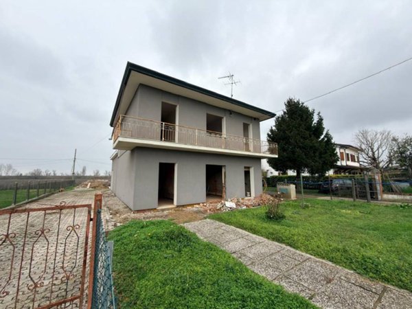 casa indipendente in vendita a Stanghella