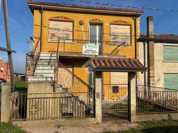 casa indipendente in vendita a Stanghella