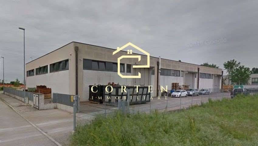 locale commerciale in vendita a Stanghella