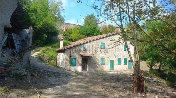 esavano in vendita a Teolo