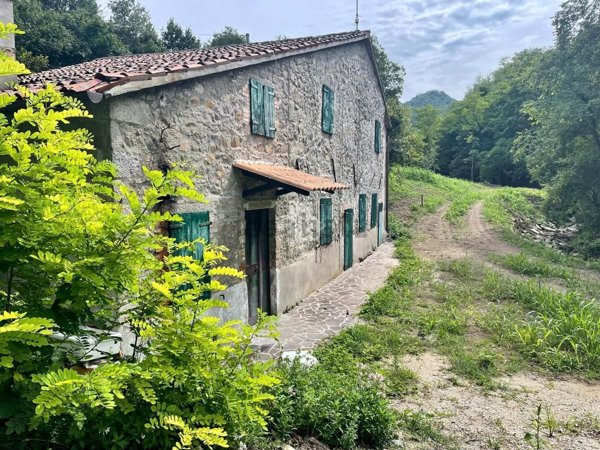 esavano in vendita a Teolo