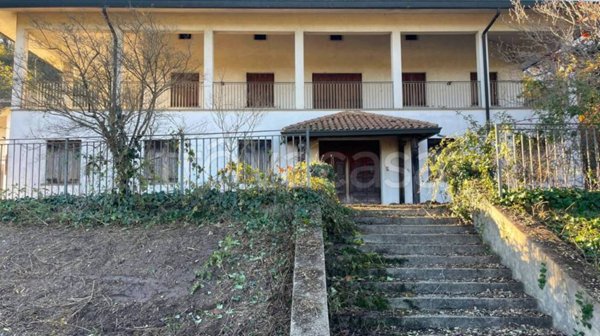 negozio in vendita a Teolo