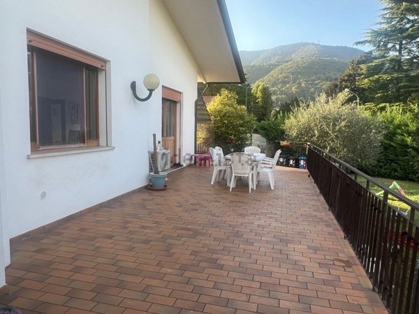casa indipendente in vendita a Teolo in zona Villa