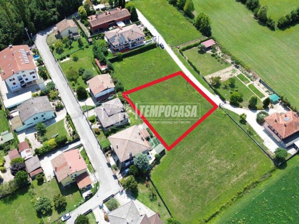 terreno edificabile in vendita a Teolo in zona Villa