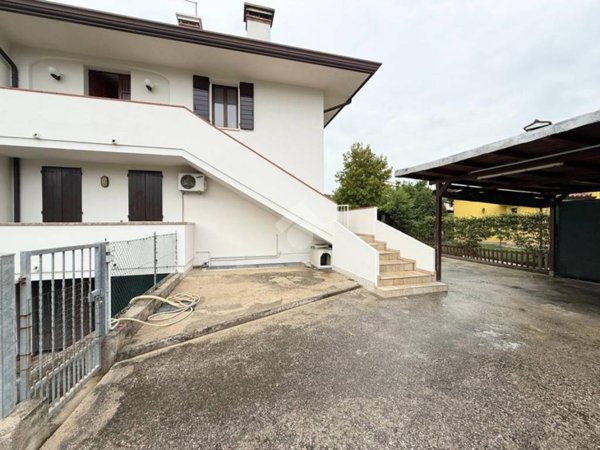 appartamento in vendita a Teolo in zona Treponti