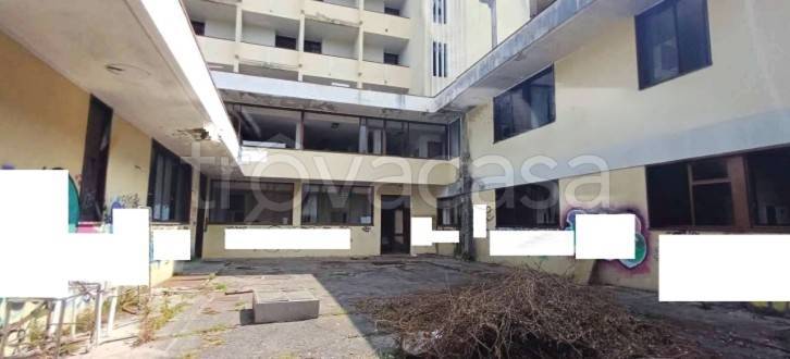 negozio in vendita a Teolo