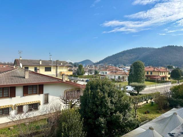 appartamento in vendita a Teolo in zona Bresseo