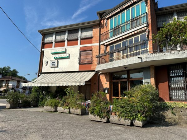 locale commerciale in vendita a Teolo in zona Treponti