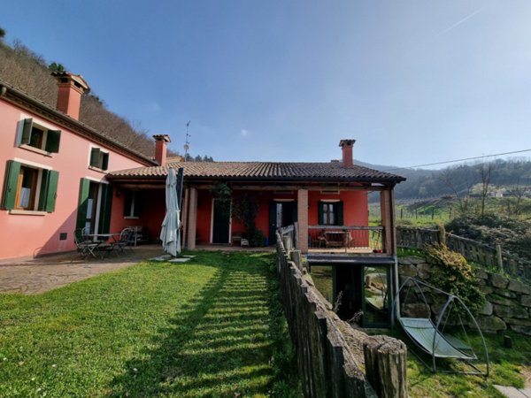 casa indipendente in vendita a Teolo in zona Castelnuovo