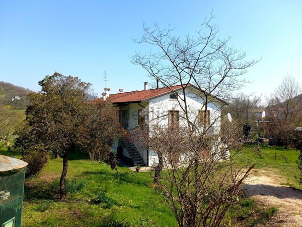 appartamento in vendita a Teolo in zona Tramonte