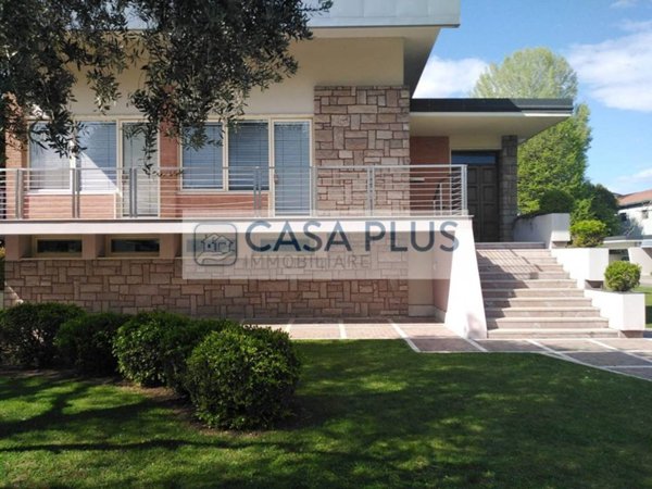 casa indipendente in vendita a Tombolo