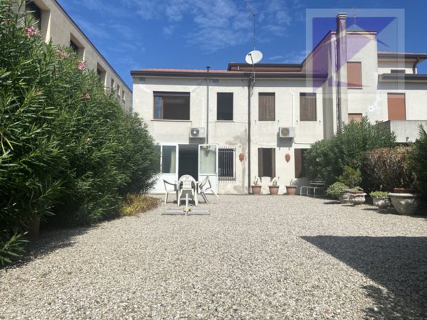casa indipendente in vendita a Tombolo