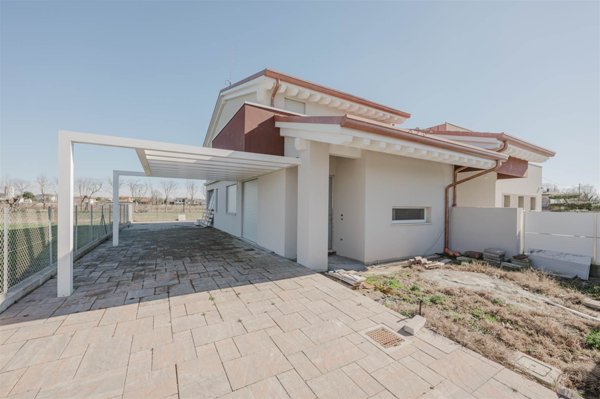 casa indipendente in vendita a Tombolo in zona Onara