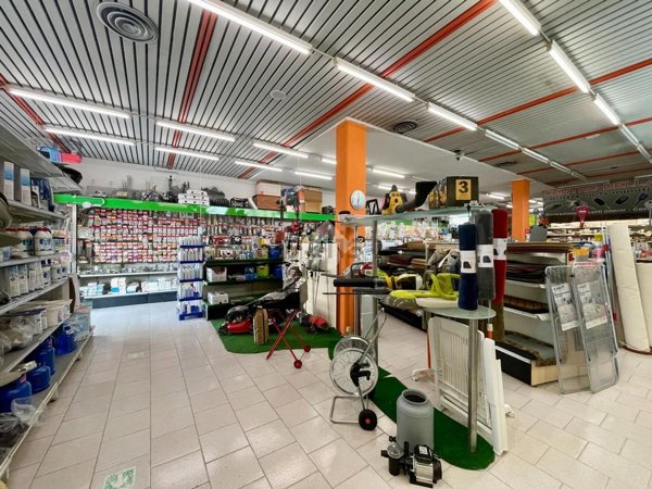 negozio in vendita a Tombolo