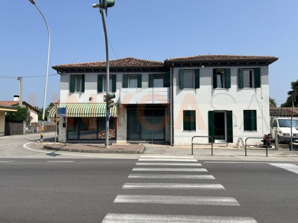 negozio in vendita a Tombolo