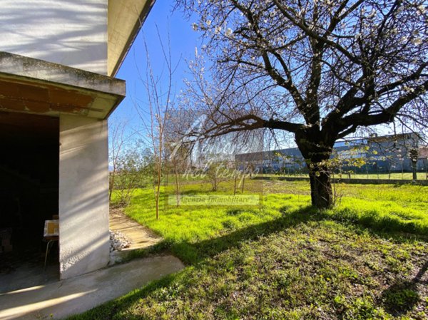 casa indipendente in vendita a Tombolo