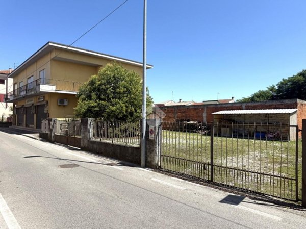 casa indipendente in vendita a Tombolo