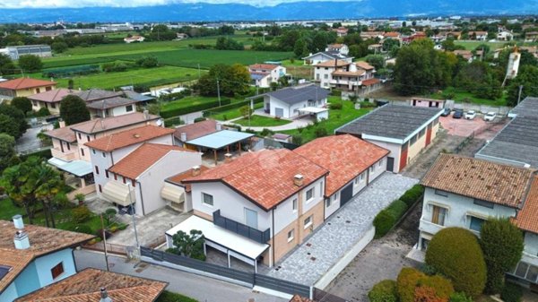 casa indipendente in vendita a Tombolo in zona Onara