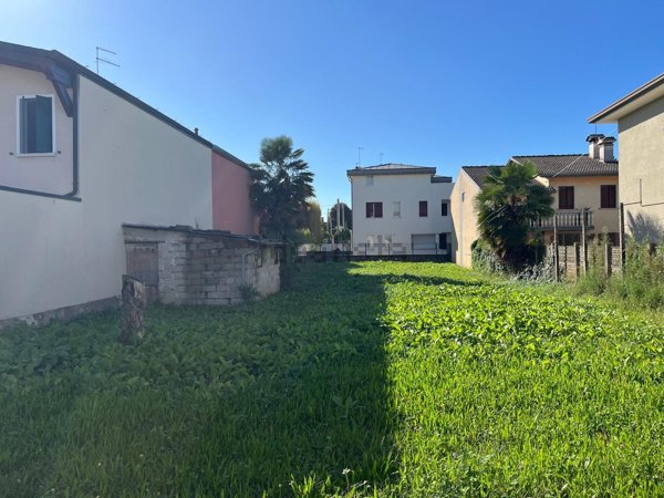 casa indipendente in vendita a Tombolo
