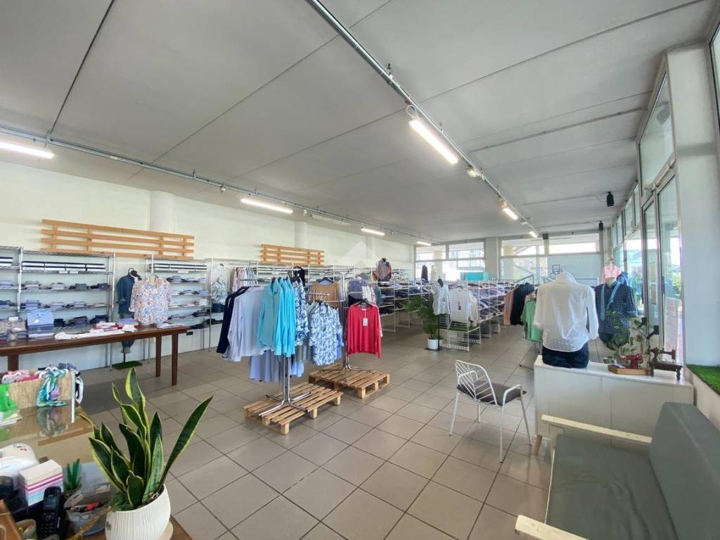 negozio in vendita a Tombolo