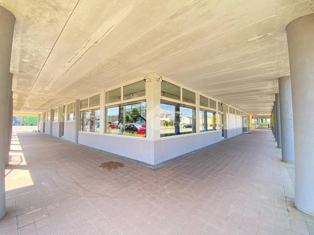 negozio in vendita a Tombolo