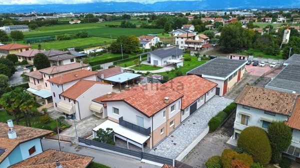casa indipendente in vendita a Tombolo in zona Onara