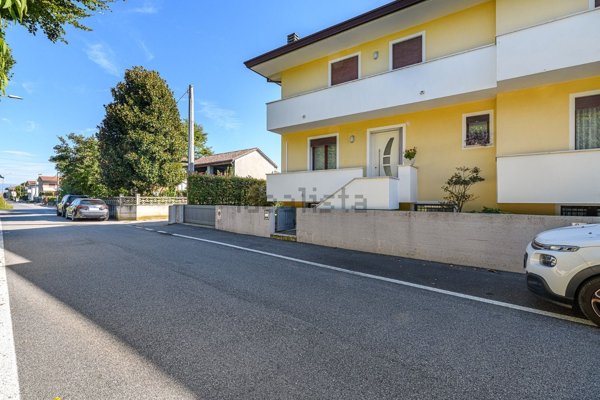 casa indipendente in vendita a Tombolo