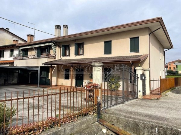 casa indipendente in vendita a Tombolo in zona Onara