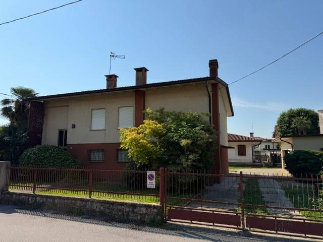 casa indipendente in vendita a Tombolo